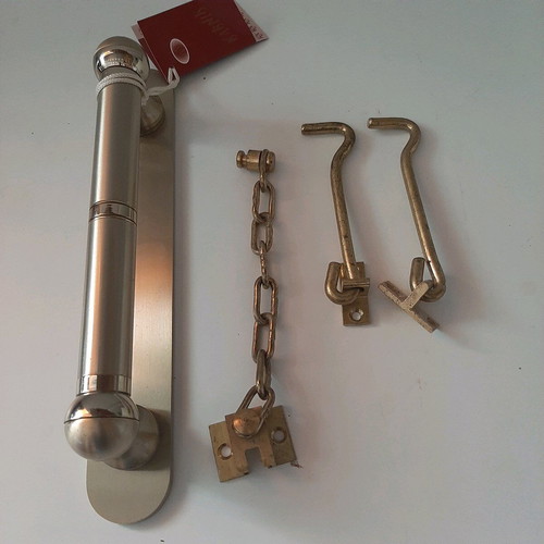 Door handle like new with brass latch and 2 hooks