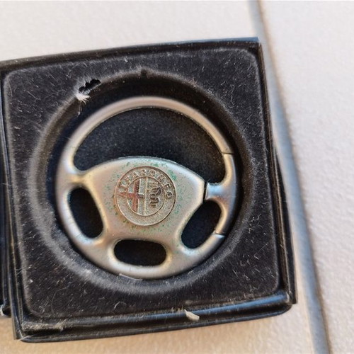 Car steering wheel keychain new, metal