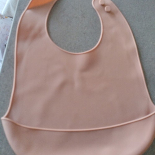 Soft baby bib for self-feeding