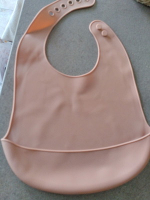 Soft baby bib for self-feeding