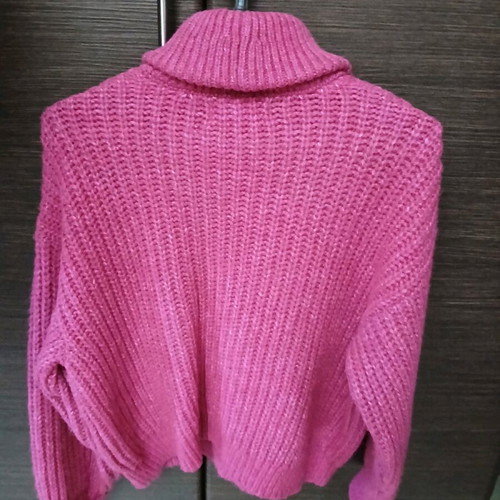 Stradivarius fuchsia pullover XS like new