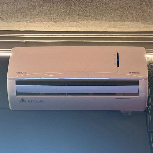 Air Conditioning Omnys R32 DC Inverter 9000 BTU like new