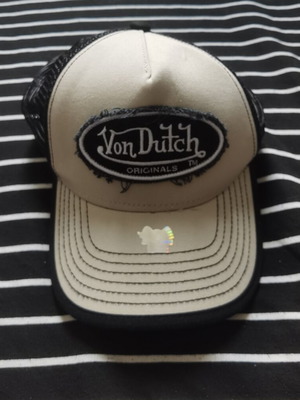 Von Dutch hat like brand new, colorful