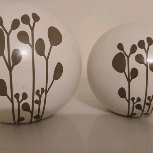 Decorative table balls like new