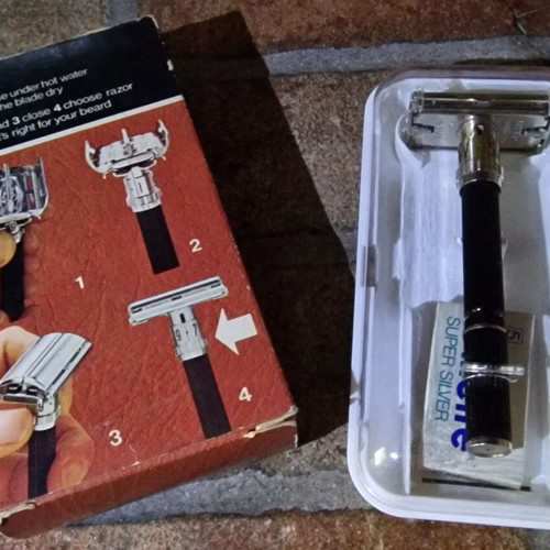 Gillette Vintage Adjustable Razor like new with sealed blades