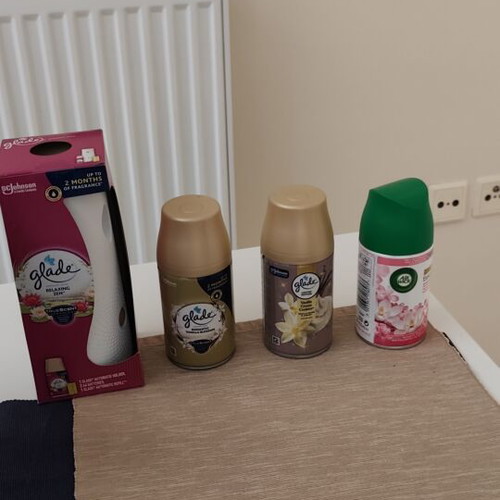 Glade Automatic Spray set with device and 3 refills new
