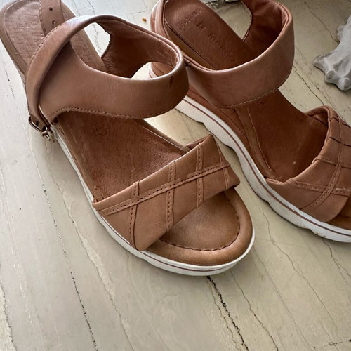 Tamaris anatomical leather sandals like new, brown, size 37