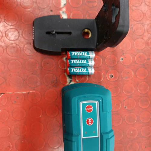 Self-leveling laser level like new