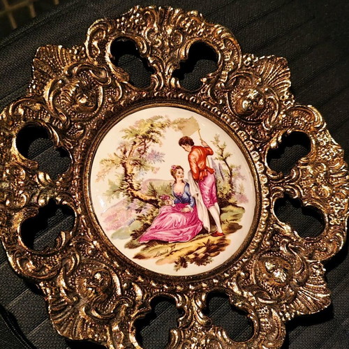 Bronze hanging decoration used from 1980