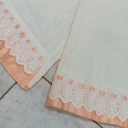 Vintage bedding set with duvet cover, sheet and pillowcases