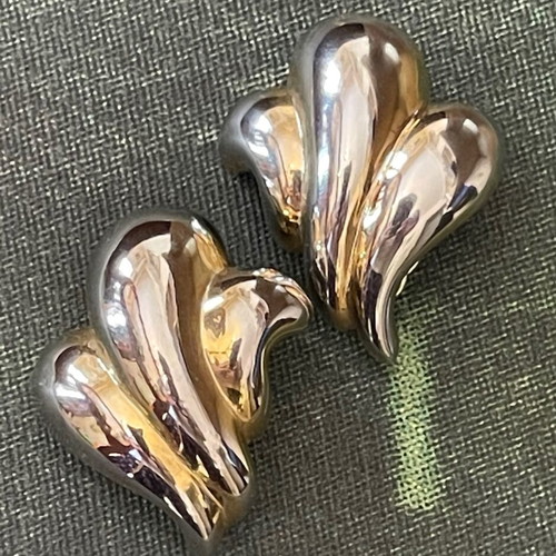 P.E.P. Custom Jewellery collectible large clip earrings like new