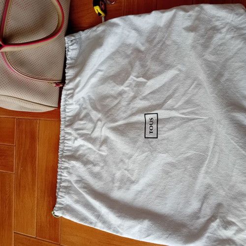 Tous women's handbag like new, ecru color with case
