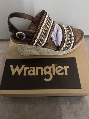 Wrangler platform sandals used, beige size 38, lightweight