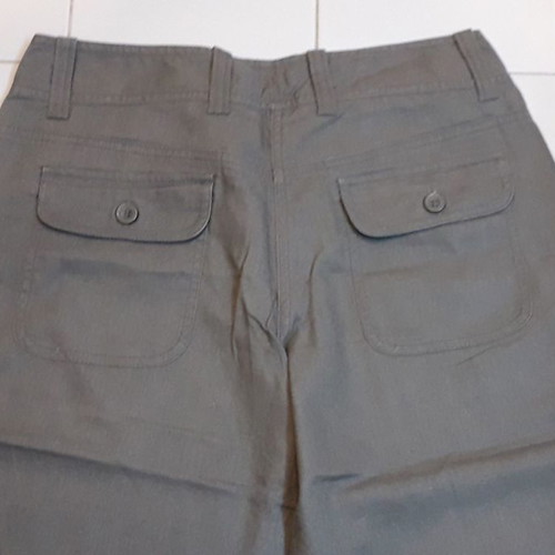 H & M olive pants in very good condition, size 40