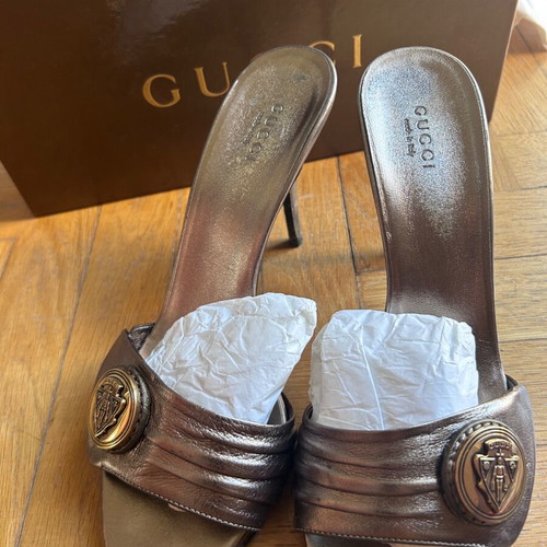 Gucci leather sandals like new, size 37, bronze with gold detail