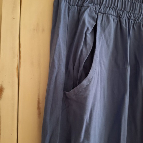 Pants L/XL cotton with elastic waist like new, blue turquoise