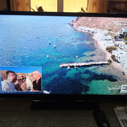 F&U FL32408 LED TV like new