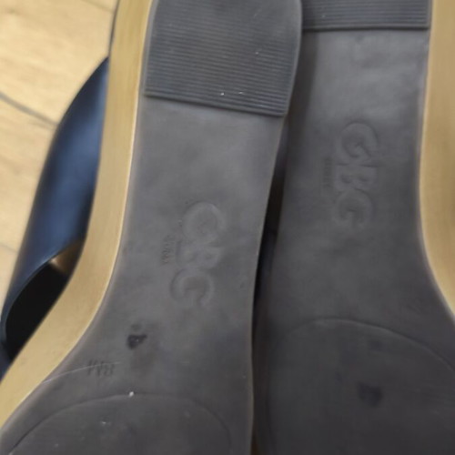 Guess platform sandals size 39 used, black leather upper