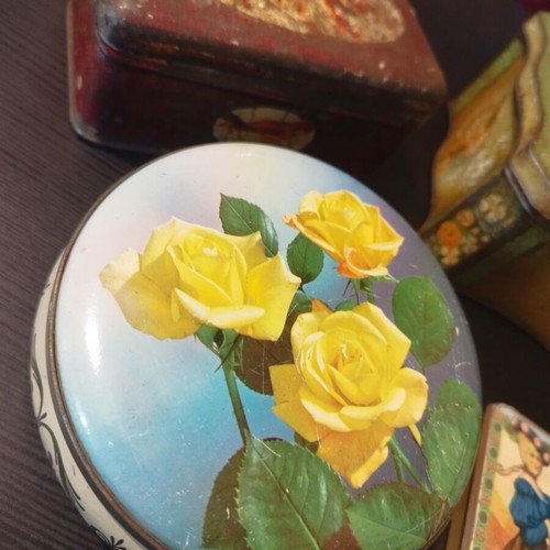 Metal Boxes Set of 5 used, 60s 70s designs