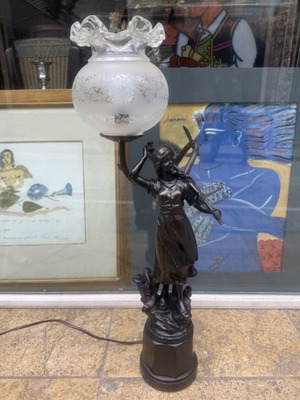 Table lamp statue like new, 57 cm, antimony