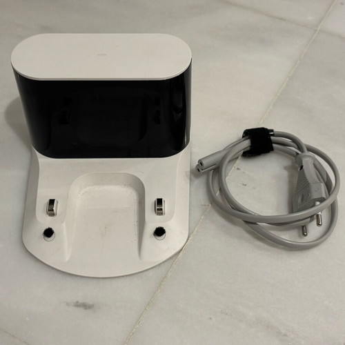 Roborock S7 robot vacuum like new with extra accessories