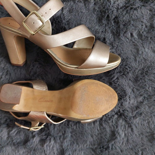 Clarks women's Jenness Soothe sandals used, size 38