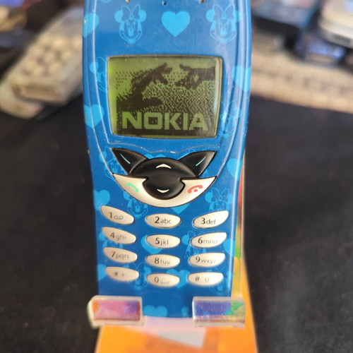 Nokia 8210 vintage mobile phone used, new battery