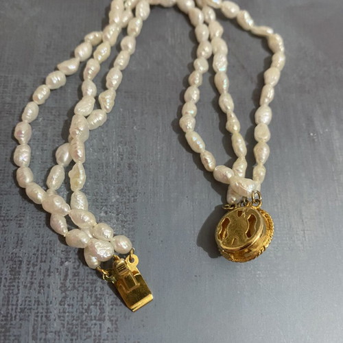Pearl bracelet like new, length 19 cm, white and gold
