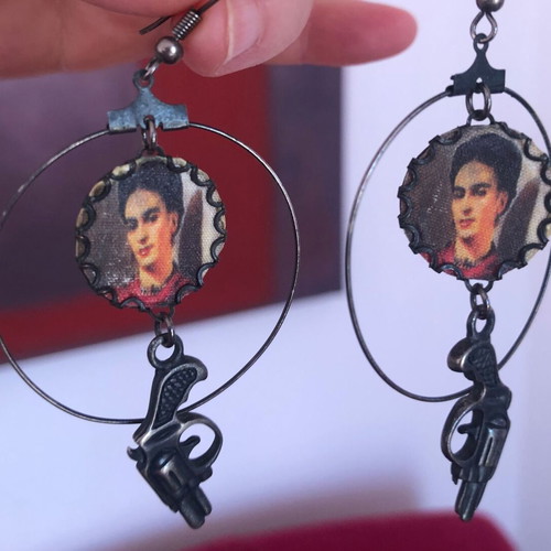 B612 handmade Frida Kahlo earrings used, multicolored