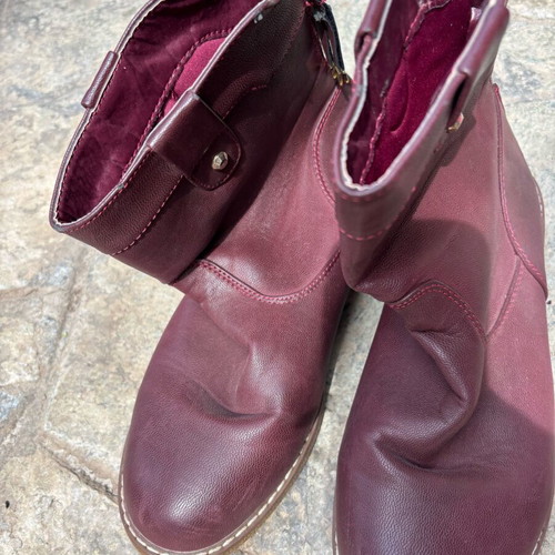Booties like new, burgundy, size 38