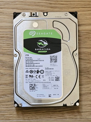 Seagate HDD 2TB BarraCuda ST2000DM008 like new