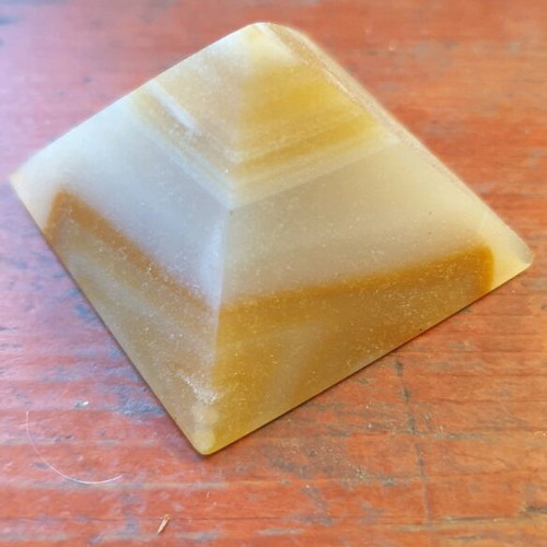 Pyramid brown onyx like new