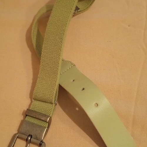 Children's adjustable green belt like new
