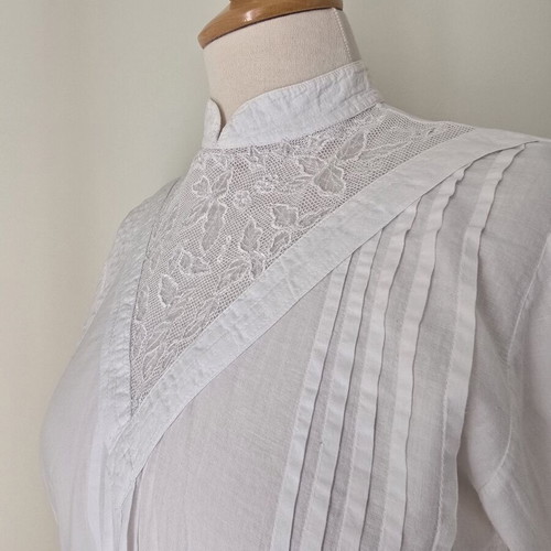 Vintage white Edwardian style shirt size S used