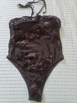 Shein one-piece swimsuit with embossed satin flowers new, brown, size S