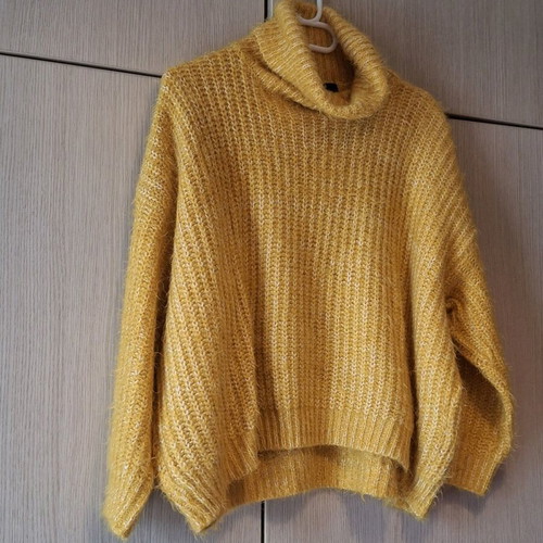 Bershka yellow sweater like new, size S