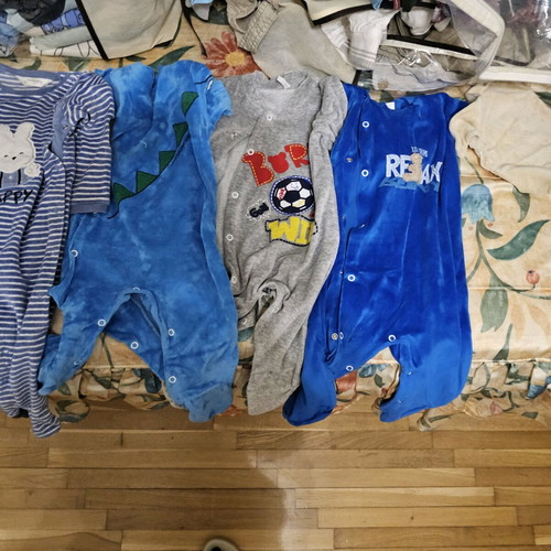 Baby rompers like new, pack of 6 for boys