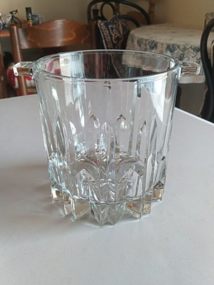 Vintage ice bucket from Italy made of cut glass like new