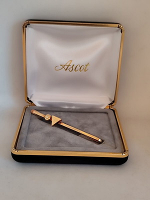 Ascot Vintage Gold Tie Clip with Authentic Case, like new