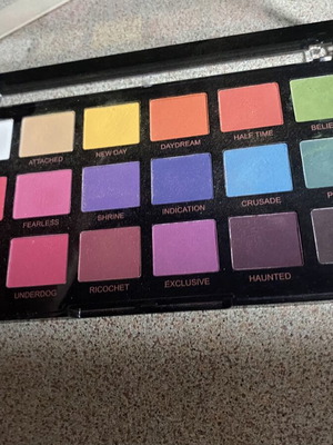 Revolution eyeshadow palette new, unused