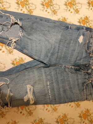 Τζιν Pull & Bear αφορετό, μέγεθος M, μπλε, με σκισίματα