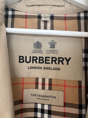 Burberry Kensington mid-length trench coat, beige, XL