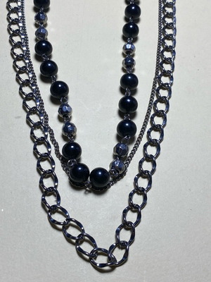 Triple necklace like new with 2 chain rows and beads
