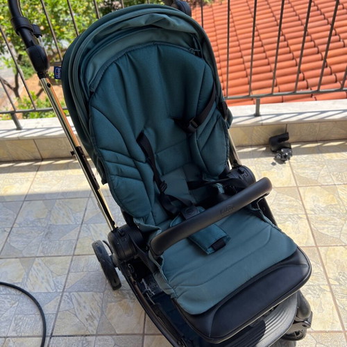 Chicco One4EVER stroller used with two seats and rain cover