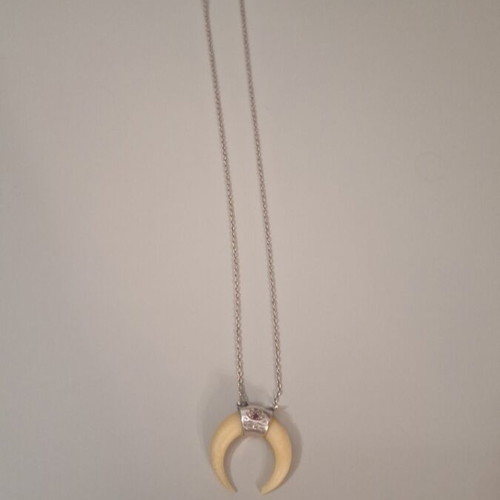Gold-plated silver necklace used with purple zircon stone