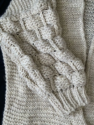 Women's knitted cardigan like new, light beige