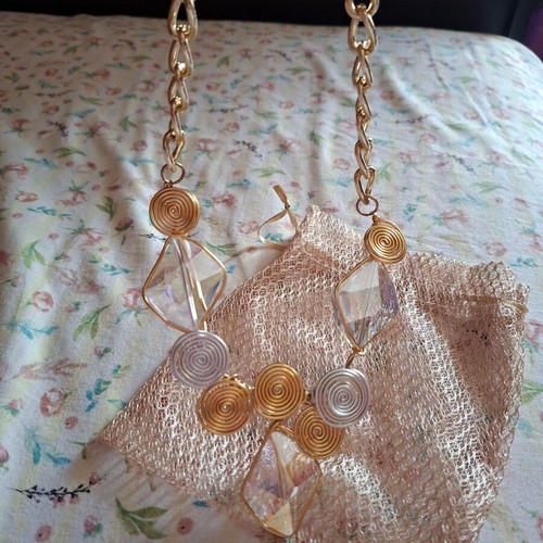 Necklace handmade, like new, gold and silver colors