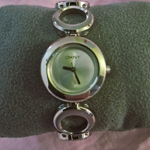 DKNY women's silver bracelet watch new with box