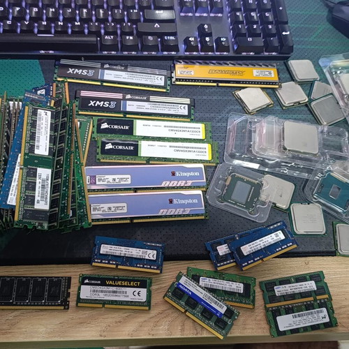 DDR and DDR3 SDRAM memory and CPUs bundle