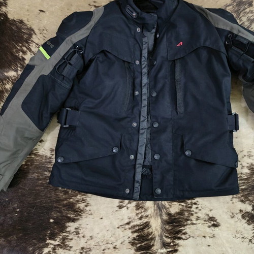 AGV Pro Explorer motorcycle jacket large, like new, Condura with back protection